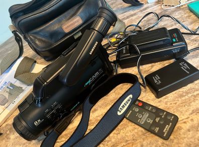 Vintage Samsung MyCam VP-U8 8mm Camcorder Bundle - Fully Working & Complete