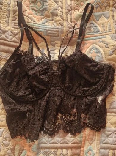 Black Lace crop top size XS