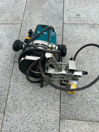 Makita plunge router