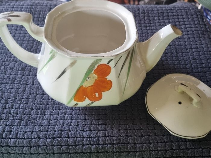 Grindley (W.H. Grindley & Co.) Art Deco teapot