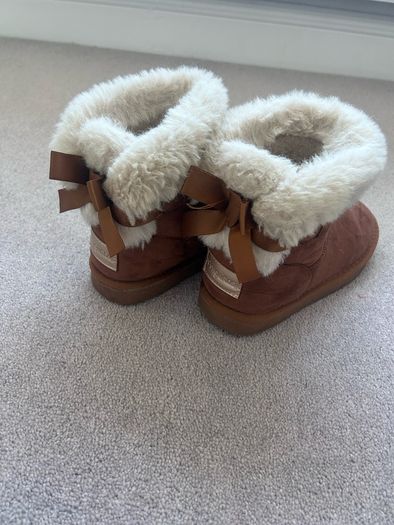 CONGUITOS Ugg style boots