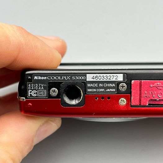 Nikon Coolpix S3000 12MP Digital Camera Red - Boxed - Full Kit