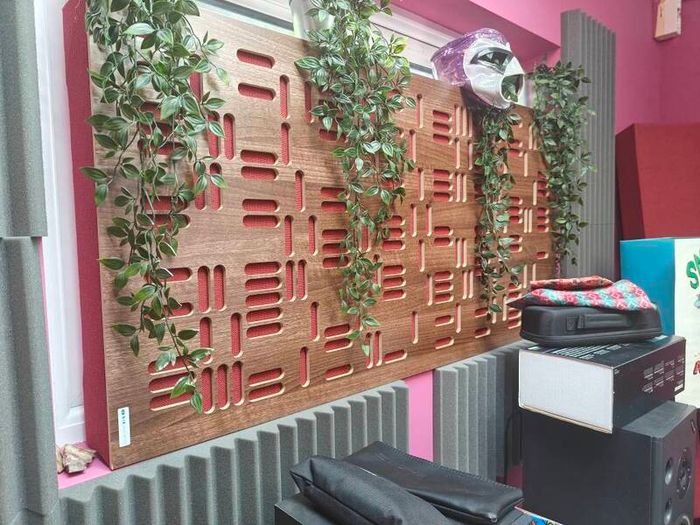9 pieces of GIK Acoustic Panels + isolation booth + diffuser