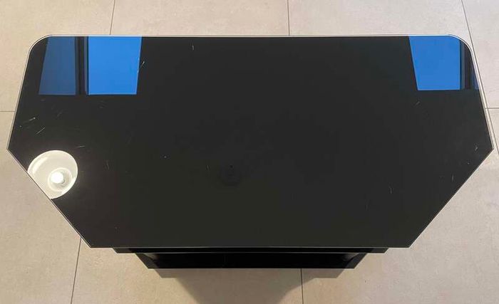 Toshiba 32 inch Smart TV, Antenna + Stand