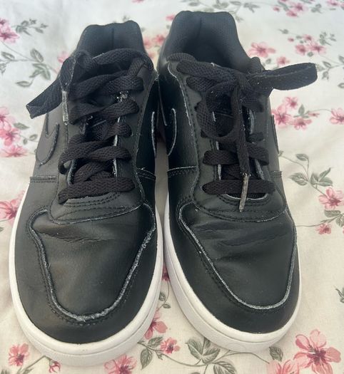 nike runners size 4