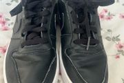 nike runners size 4