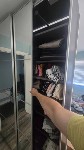Ikea Pax Wardrobe With Mirrors Sliding Doors