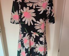 Indulgence floral elastic  knee length dress size UK18/20 EU46/48 Postage included