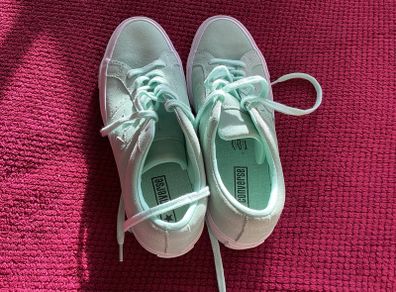 Ladies all stars converse size 6 now reduced