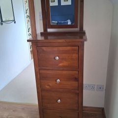 A tree piece bedroom set