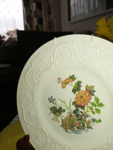 WEDGWOOD OLD porcelain plate