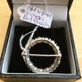 18ct White Gold Omega Pearl Brooch Image 5