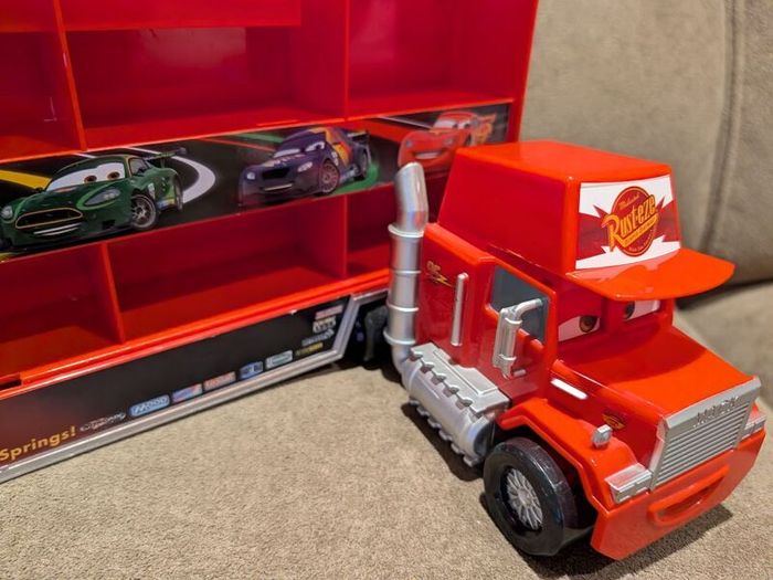 Large Mack Hauler Playset, Disney Pixar Cars 2