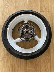 Honda cbr 929 / 954 rear wheel with Pirelli pilot power tyre