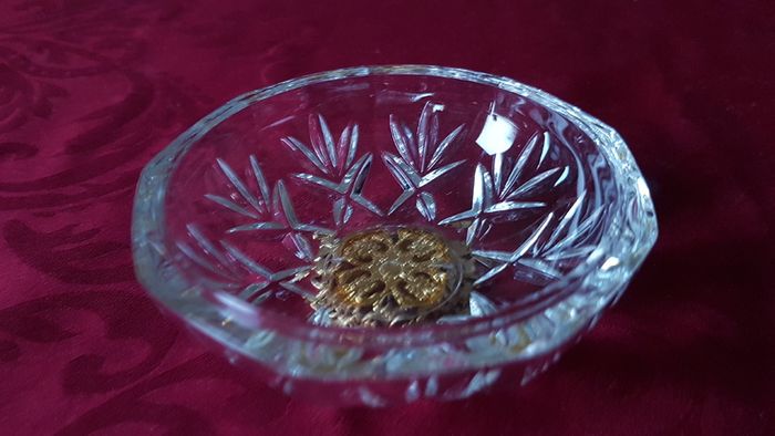Killarney Crystal Cut Crystal Glass With Number 21 Lidded Jewelry Dish / Bowl With 22 Carat Gold Cover Handle and Footed Base Finishing Made In Ireland