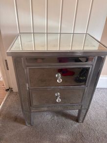 Bedside lockers