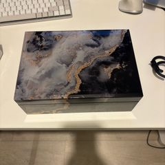 Jewellery box