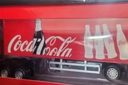 Volvo Coca Cola Cab &amp; Trailer Die.cast Truck
