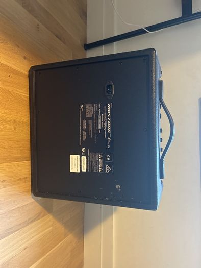 Fender mustang V2 beginners practice amp