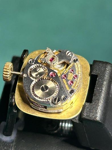 Longines Ladies Gold Tone Emerald Green Dress Watch - Manual Winding. Stunning Condition