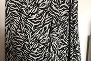 Savida skirt black &amp; white size 14 to 16 New with tags
