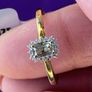 Beautiful 9ct gold ring, Q size with rare stone. Image 4