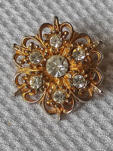 brooch