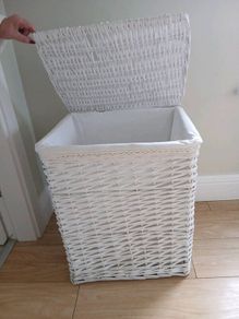 Laundry basket/wicker