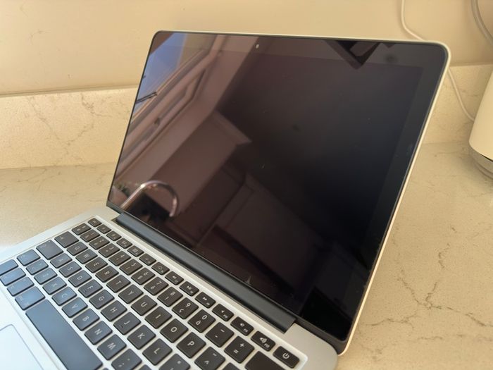 Macbook Pro Retina 2015 (512GB, 8GB, 2.7 GHz i5)