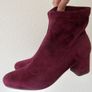 Red velvet ankle boots Size UK 6 / EU 39 / US 8.5 / 25.5 cm. Image 3