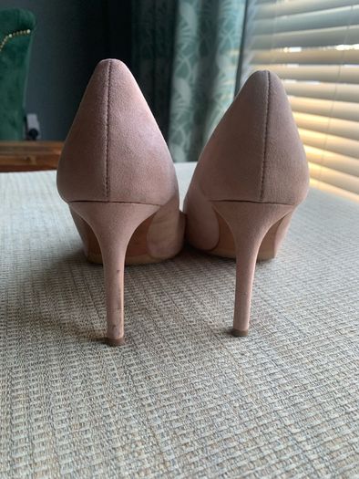 Dusky pink heels. Size 6 or 39