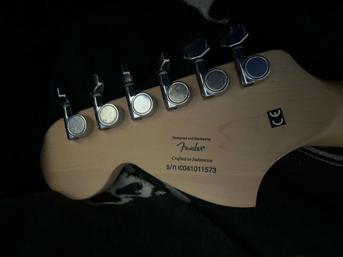 Fender Stratocaster squier tuners machine heads