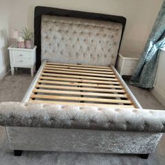 Roll Top Velvet Dbl Bed