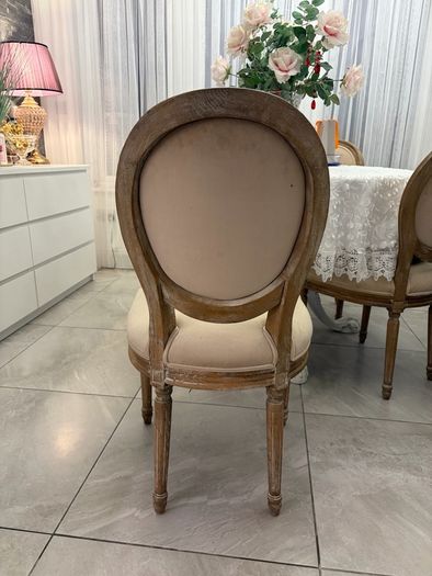 extendable vintage table and chairs