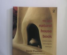 The Gaia Natural House Book: Creating a Healthy and Ecologically Sound Home