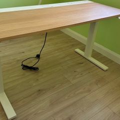 IKEA MITTZON Electric Standing Desk  Oak & White