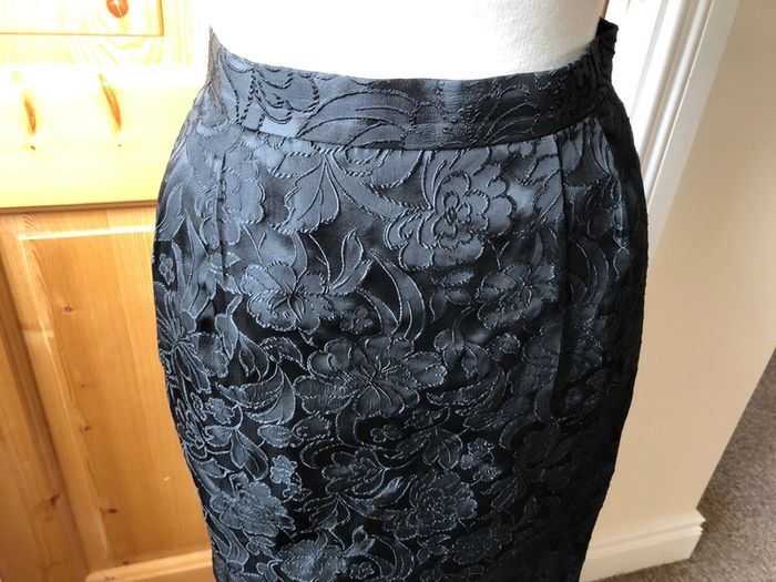 Vintage Black Skirt, with Pockets!