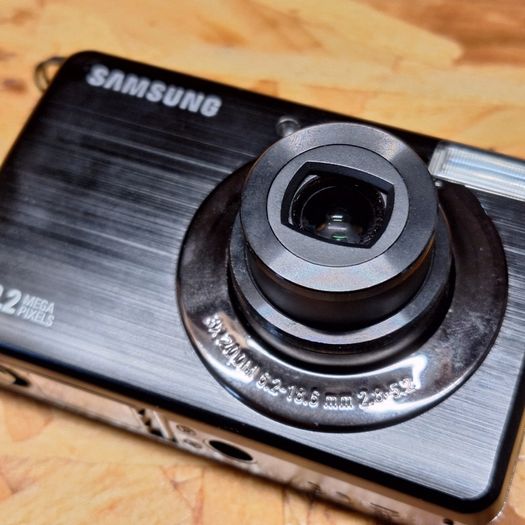 Samsung PL50 10.2MP Compact Digital Camera - 41147
