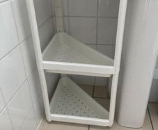 Free bathroom shelf