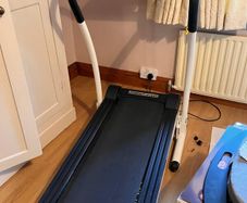 Motorised treadmill