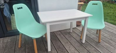 Kids Table and Chairs