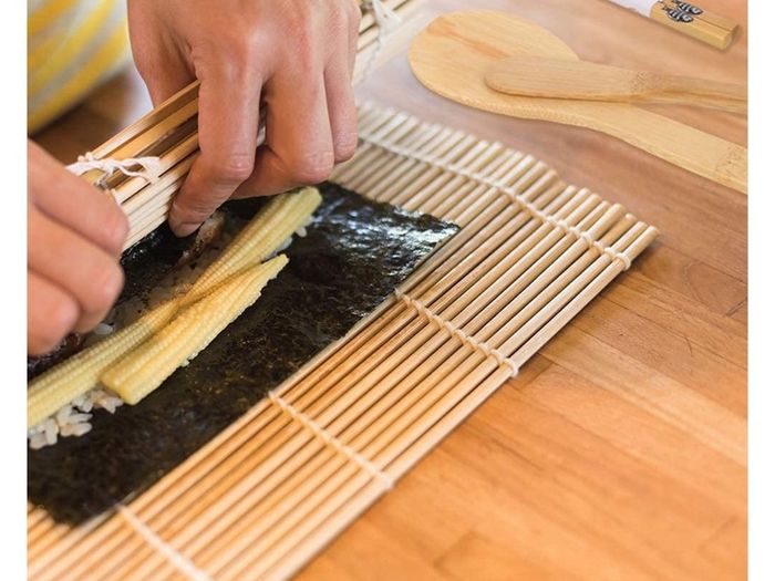 Brand New Sushi Set, 9 PCS Bamboo Sushi Rolling Mat Sushi Kit