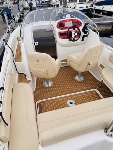 Boat - Jeanneau Cap Camarat 715 WA