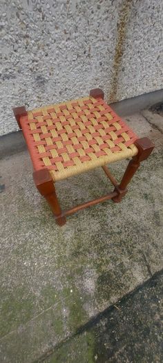 old vintage sugan stool ,,nice used condition, sold as seen, see pictures for condition ,buyer collects or pays postage,