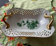 porcelain basket