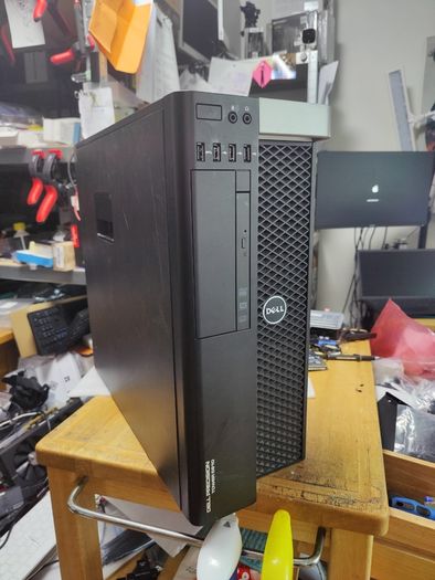 Dell Precision Gaming PC Xeon 3.8GHz/32GB DDR4/Radeon RX 500gb SSD