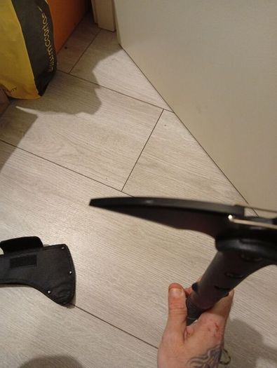 camping Axe