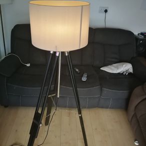 Floor lamp