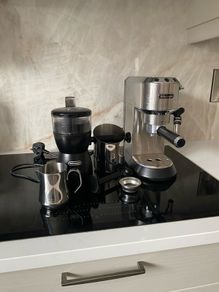 Delonghi Dedica Espresso Machine & Grinder Bundle
