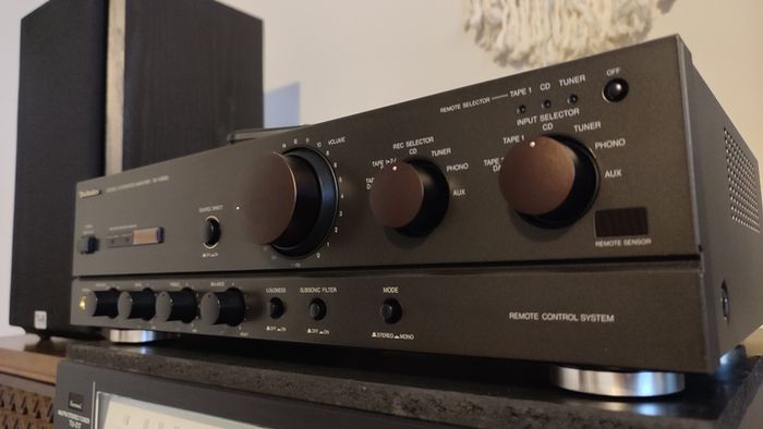 Technics SU-VX620 Amplifier. Genuine Remote. Like new! Cleaned.